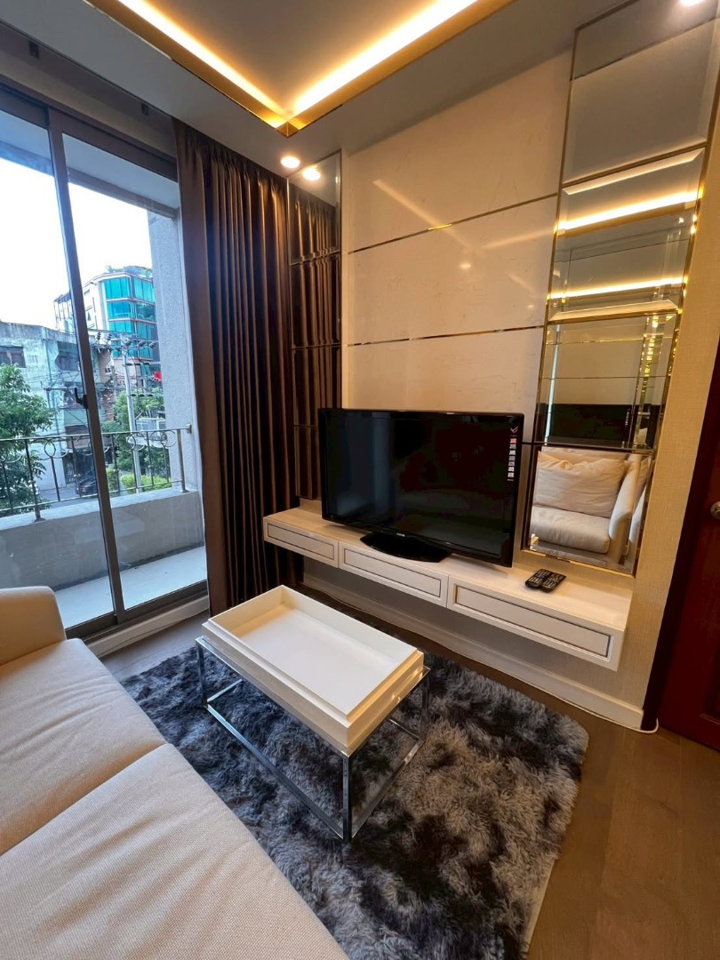 🚇 Amaranta Residence, 35 sq.m., ready-to-move-in unit. Near MRT Huai Khwang, just a few minutes' drive to Rama 9 and Asoke.