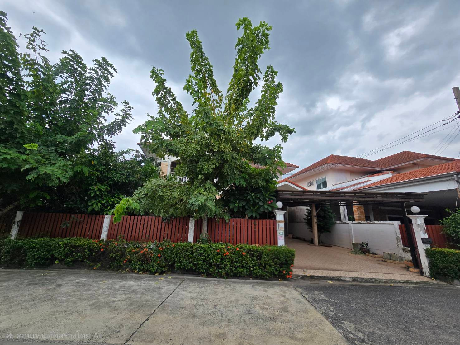 Single house for sale, Lalin In The Park, Soi Watcharaphon, 86.6 sq m.