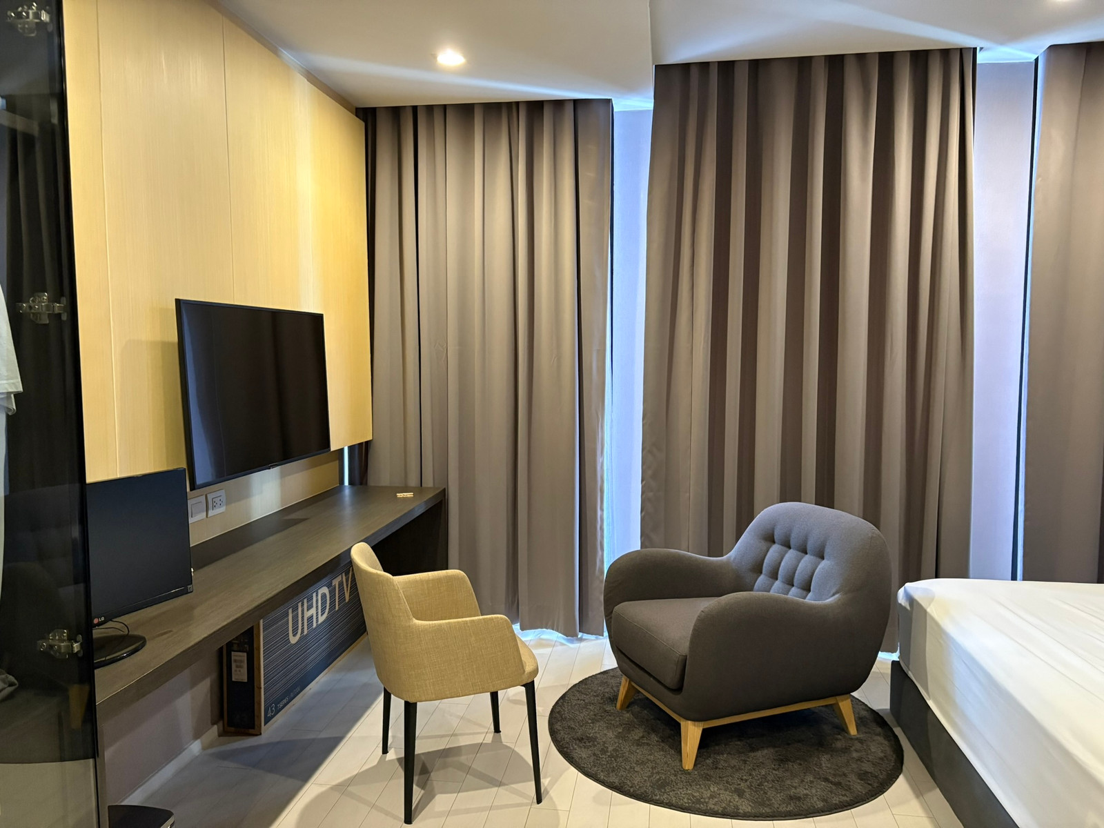 Rent Noble Ploenchit 1 bedroom 45 sqm, very new room. Rent Noble Ploenchit 1 bedroom 45 sqm, very new room.