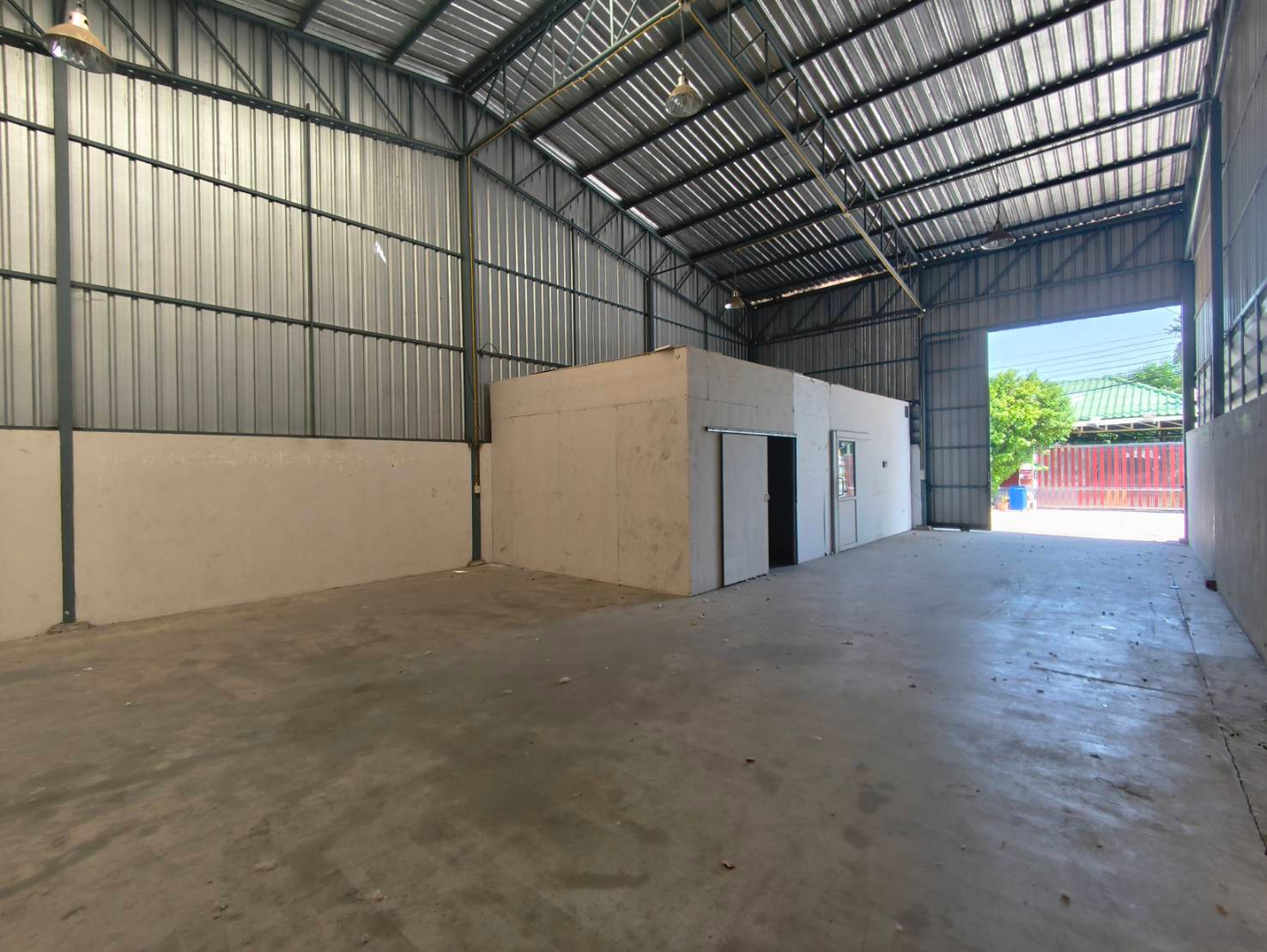 Warehouse for rent in Pak Kret, Pak Kret District, Nonthaburi Province, 180 square meters. Warehouse for rent in Pak Kret, Pak Kret District, Nonthaburi Province, 180 square meters.