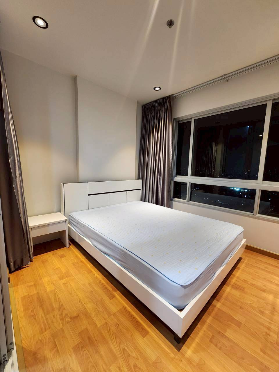 For rent, The President Phetkasem - Bang Khae, next to The Mall Bang Khae. Near Lak Song MRT For rent, The President Phetkasem - Bang Khae, next to The Mall Bang Khae. Near Lak Song MRT