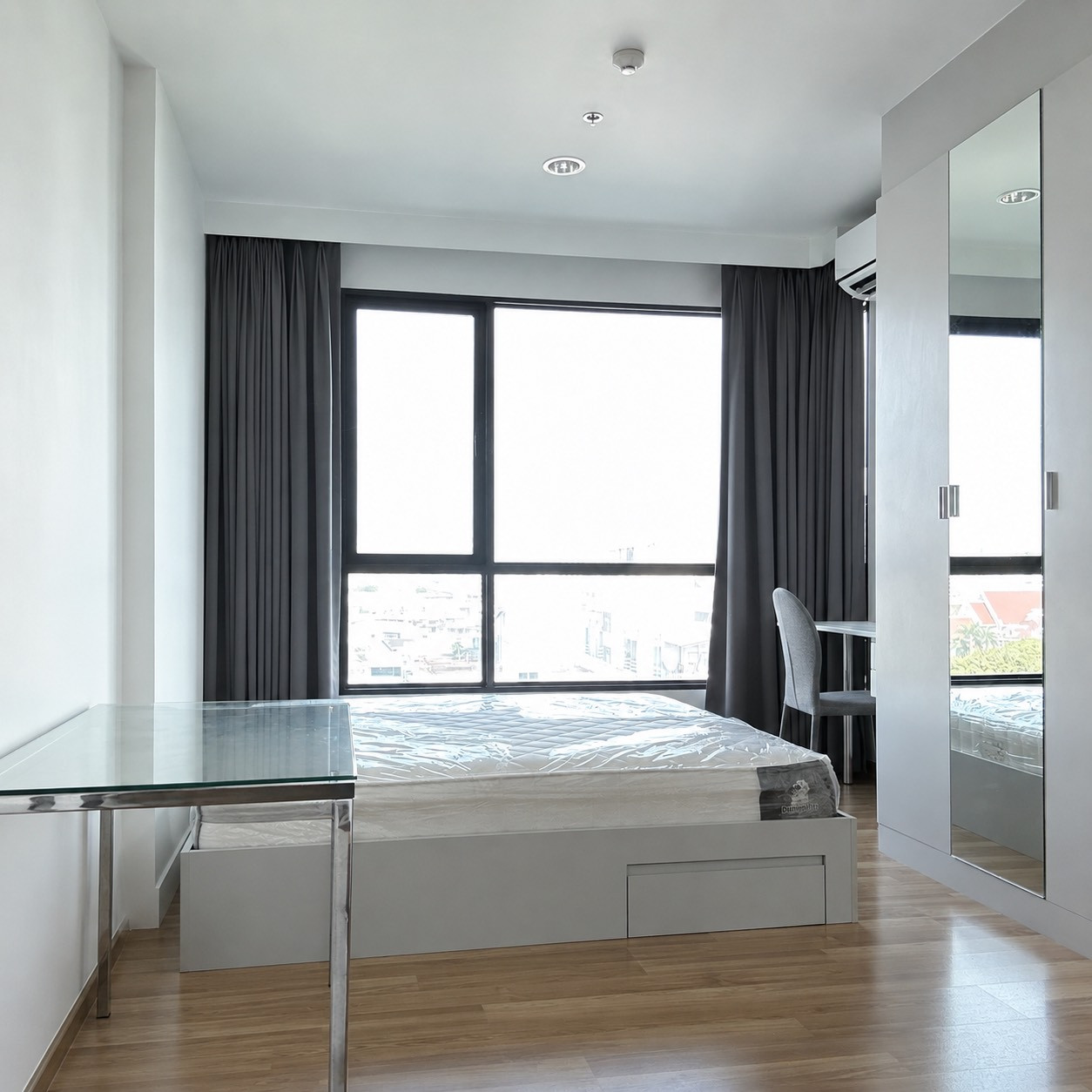 For rent, very beautiful room, nice to live in, has a washing machine, Premio Vitro Condo, very good location, in front of Kasetsart University.