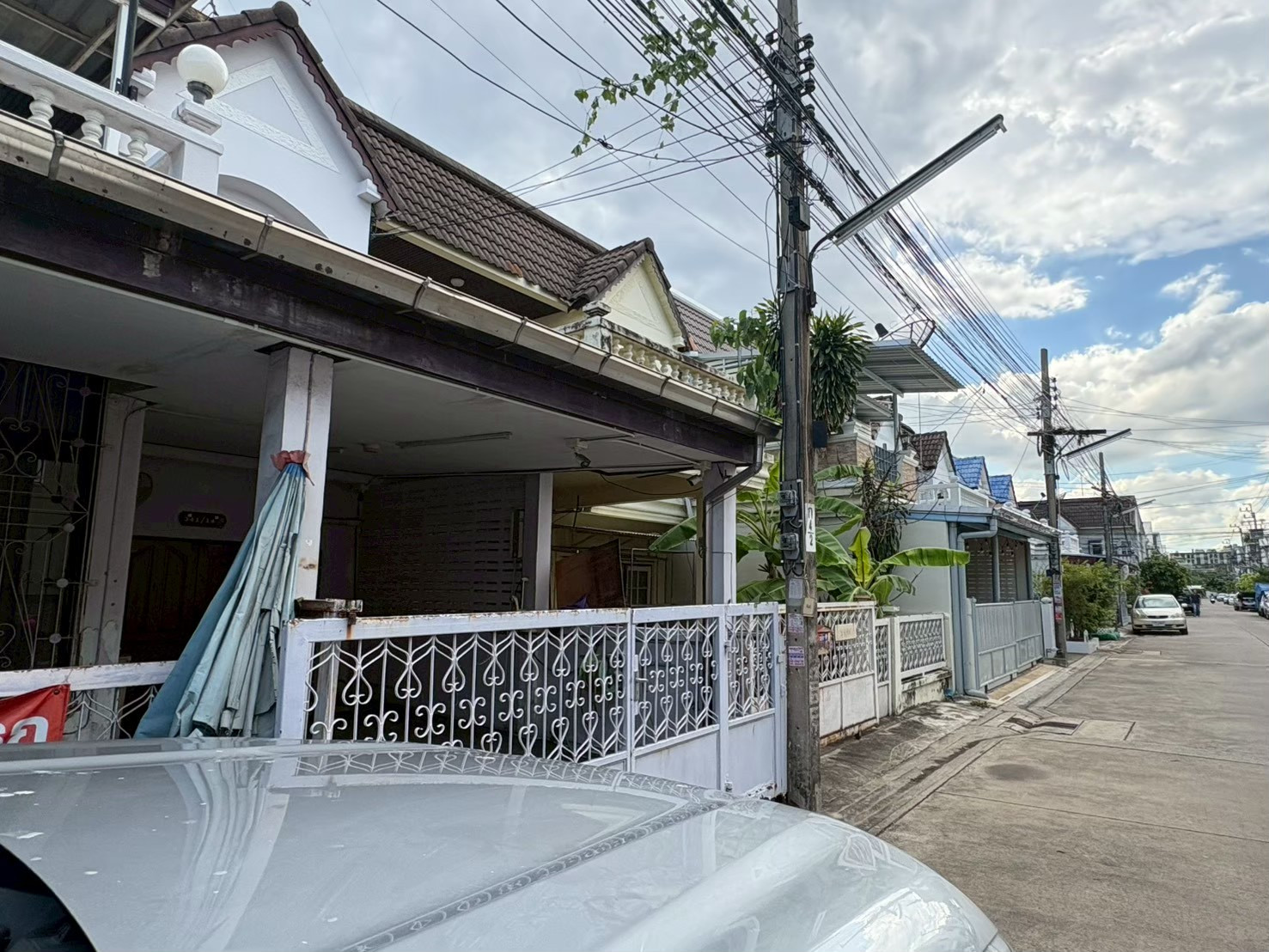 ขาย ทาวน์เฮ้าส์ 2 ชั้น หมู่บ้านรุ่งเจริญ ซอยวชิรธรรมสาธิต 21 – รูปที่ 2