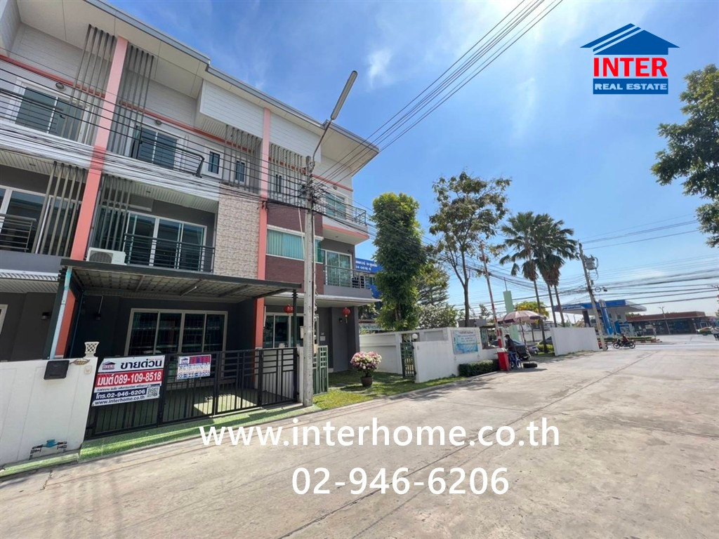 Townhome, 3 floors, 22 sq m, Nawin Plus Permsin Village, Soi Permsin 29-31, Phahonyothin Road, Permsin Road, Sai Mai District, Bangkok.