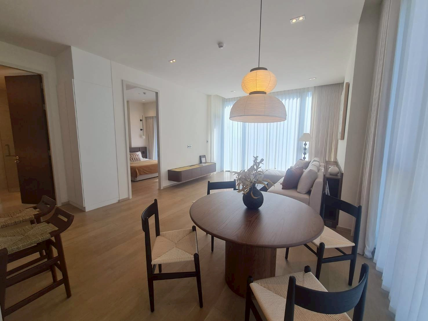 The Strand Thonglor 2 Bed 2 Bath 90 sq.m. ตกแต่งครบ พร้อมเข้าอยู่ รับสิทธิประโยชน์ตามเงื่อนไขของโครงการ The Strand Thonglor 2 Bed 2 Bath 90 sq.m. ตกแต่งครบ พร้อมเข้าอยู่ รับสิทธิประโยชน์ตามเงื่อนไขของโครงการ