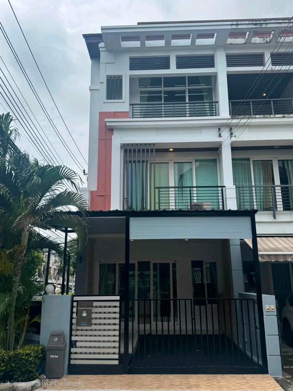 Townhome for rent, 3 floors, corner house in the middle of the city. Urbanion Rama 9 - Lat Phrao, potential location on Soi Lat Phrao 84.