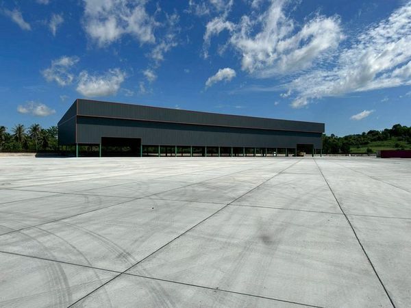 Warehouse and land for sale in Sriracha, with factory license (Form 4), near WHA and Pinthong Industrial Estate.
