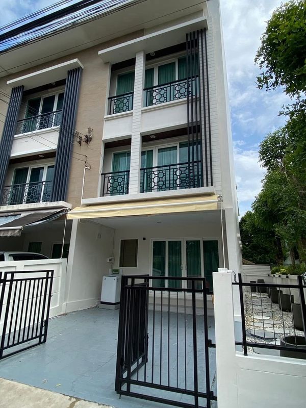 For rent, Baan Klang Muang Rama 9 (Motorway)