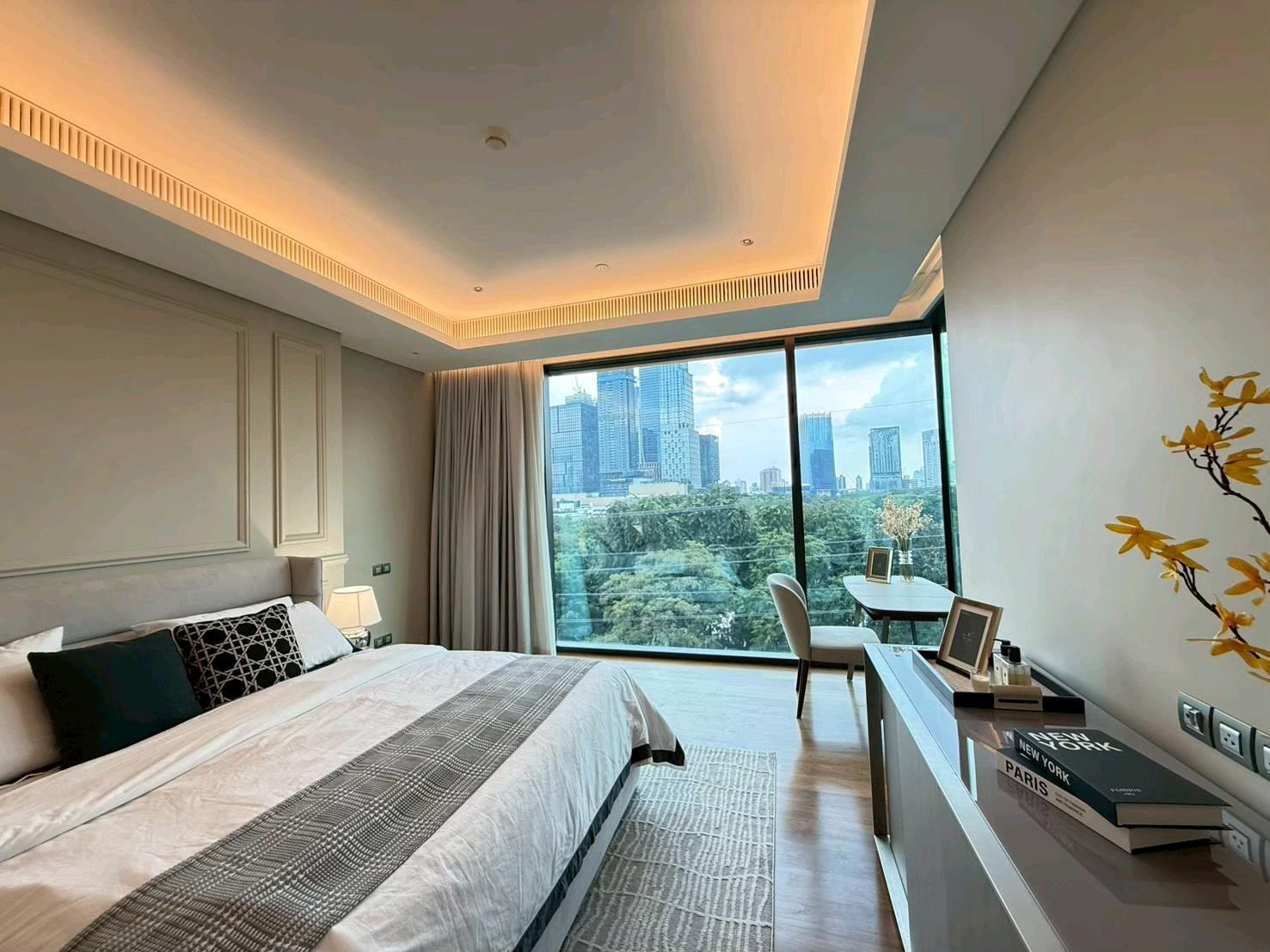 (FOR RENT🔥)📍Sindhorn Tonson | 1B1B 87sq.m. Lumpini View | Ultra-luxury condo in Langsuan area 