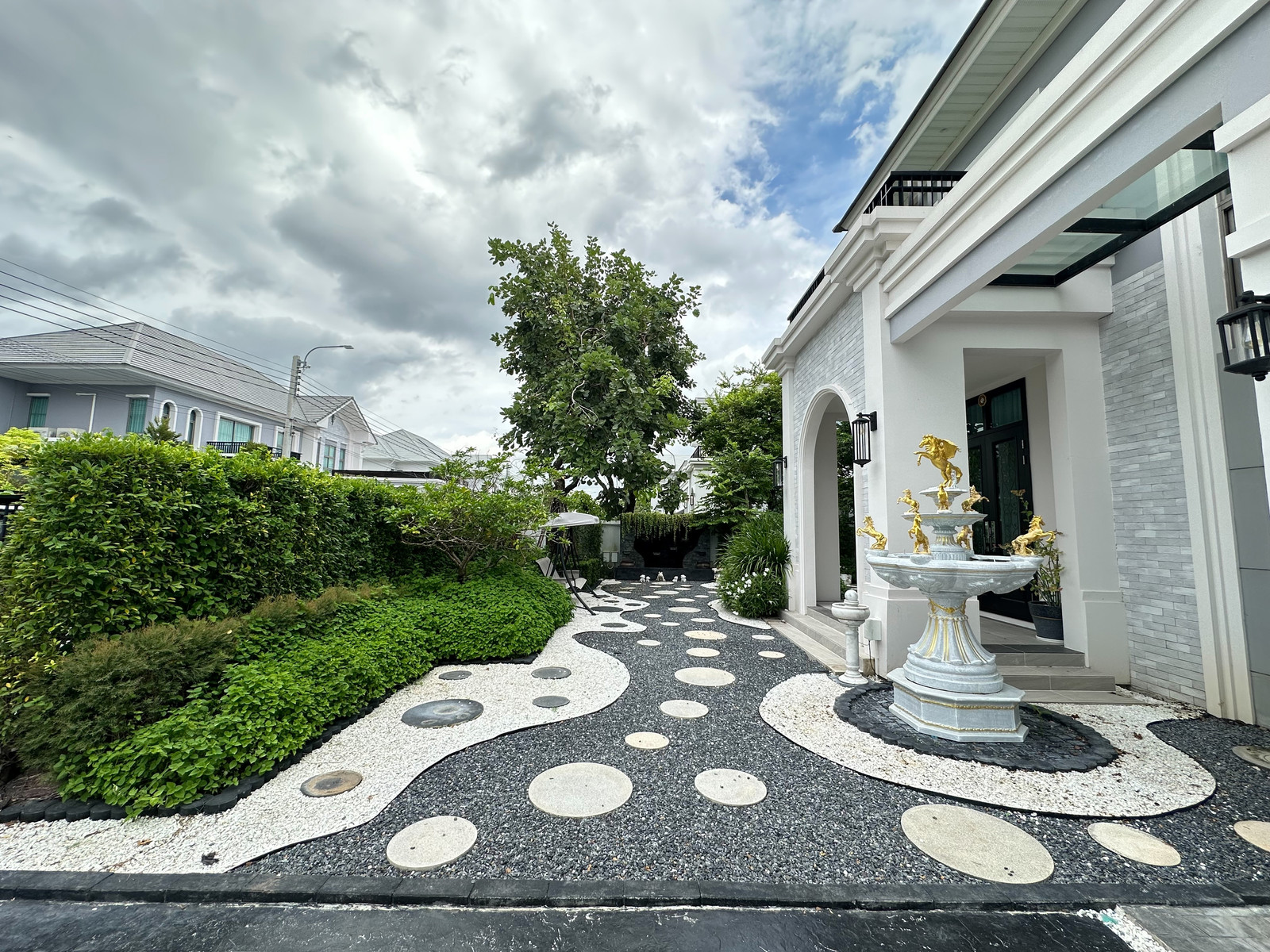 ให้เช่า บ้านหรู Perfect Masterpiece สุขุมวิท 77- สุวรรณภูมิ – รูปที่ 2