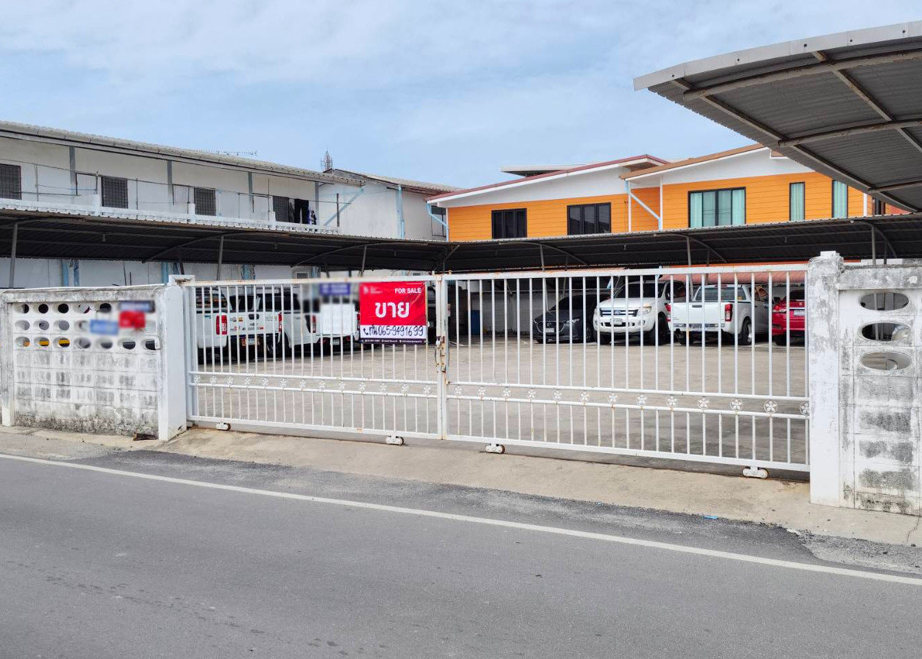 2-story apartment for sale with parking, area 2 ngan 7 sq m, Bang Pu, Samut Prakan. 2-story apartment for sale with parking, area 2 ngan 7 sq m, Bang Pu, Samut Prakan.