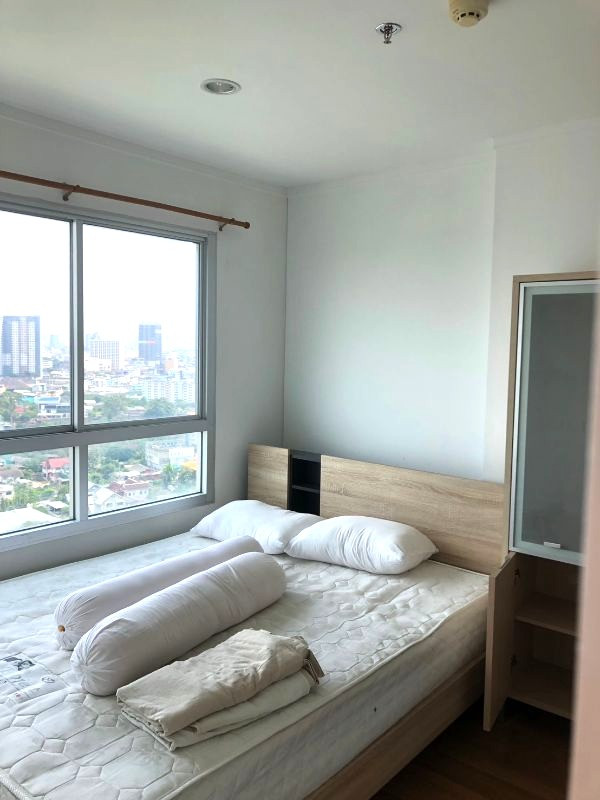 Condo for rent Lumpini Place Borommaratchachonnani - Pinklao, 32 sq m, 23rd floor, near Central Pinklao. Condo for rent Lumpini Place Borommaratchachonnani - Pinklao, 32 sq m, 23rd floor, near Central Pinklao.