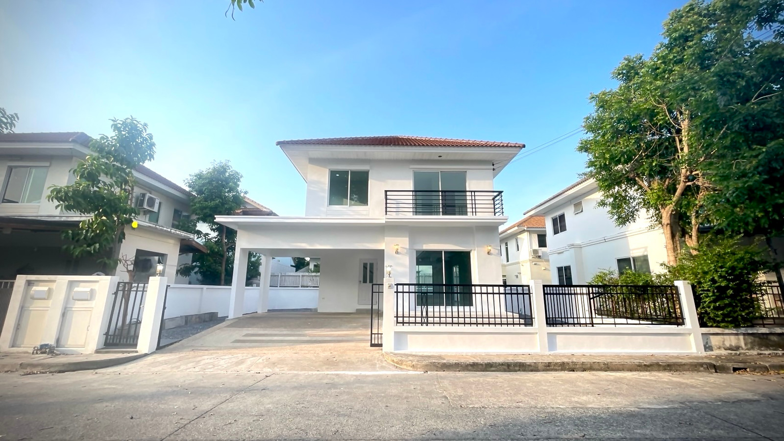 2-story detached house, newly renovated, low price! 2-story detached house, newly renovated, low price!