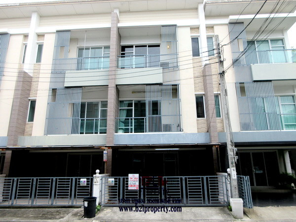 ทาวน์พลัส เกษตร-นวมินทร์ ทาวน์โฮม 3 ชั้น หน้ากว้าง 5.5 เมตร กรุงเทพ ทาวน์พลัส เกษตร-นวมินทร์ ทาวน์โฮม 3 ชั้น หน้ากว้าง 5.5 เมตร กรุงเทพ