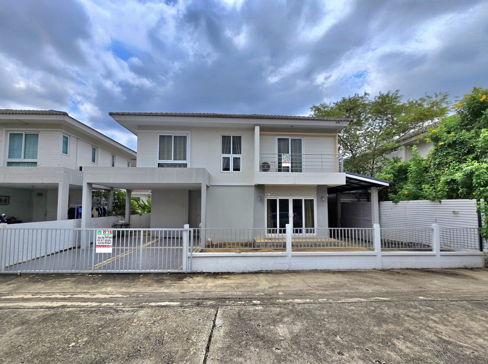 ขายบ้าน โครงการบ้านประภาทรัพย์ รามอินทรา-หทัยราษฎร์ 39 แบบใหญ่สุด หายาก ขนาด 3 ห้องนอน 3 ห้องน้ำ 2 ที่จอดรถ 200 ตรม. บนที่ดิน 55.3 ตรว. ขายบ้าน โครงการบ้านประภาทรัพย์ รามอินทรา-หทัยราษฎร์ 39 แบบใหญ่สุด หายาก ขนาด 3 ห้องนอน 3 ห้องน้ำ 2 ที่จอดรถ 200 ตรม. บนที่ดิน 55.3 ตรว.