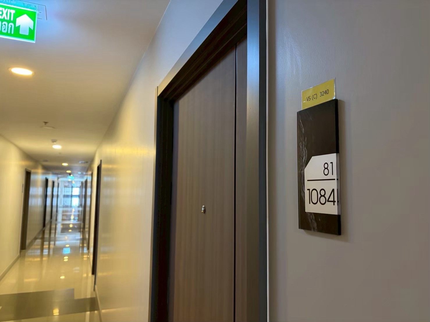 31 sq m. MiniOneBed, large room, brand new, ready to move in, complete with furniture + electrical appliances. Please come visit before making a decision.