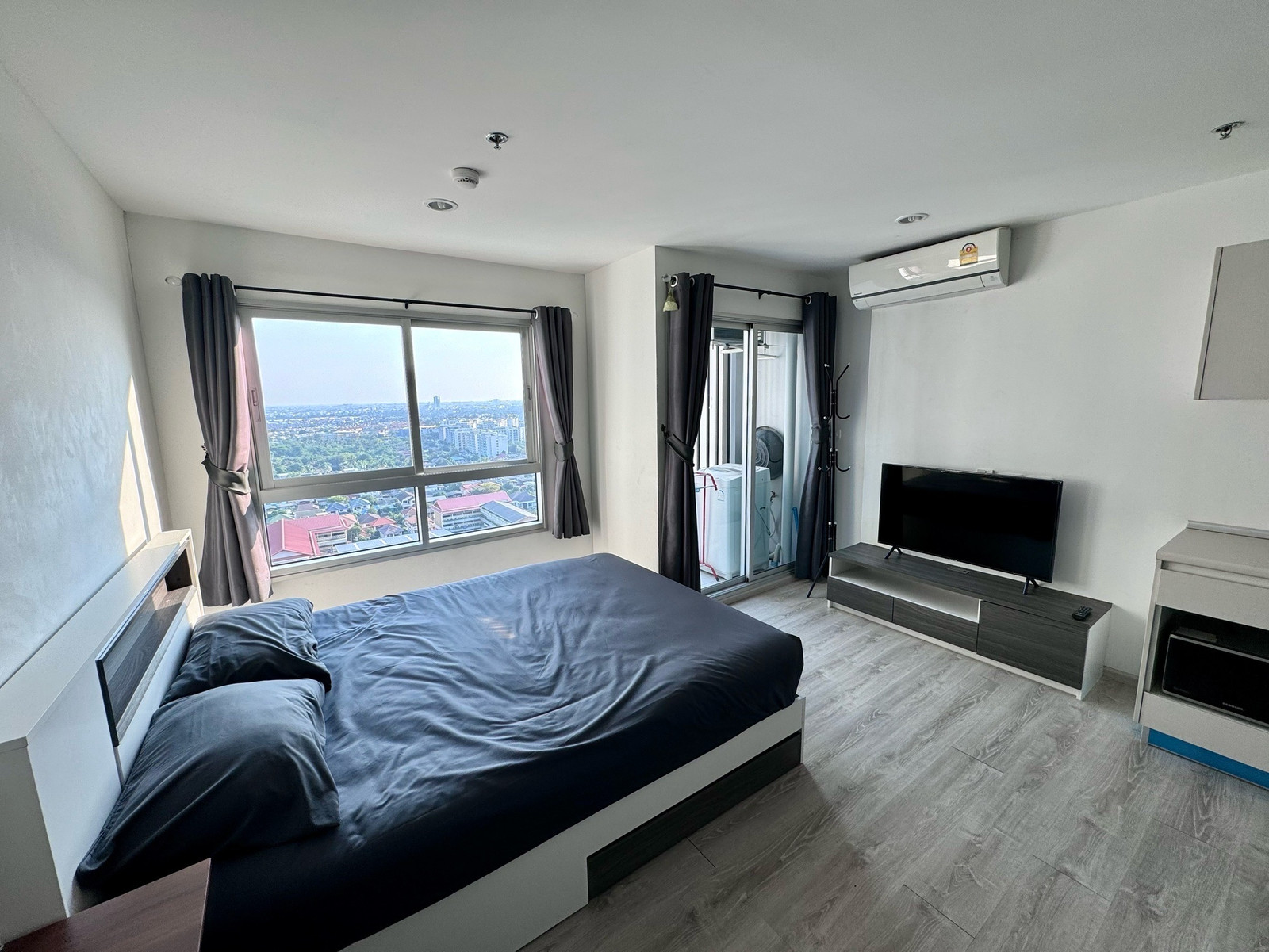 📣Condo for rent, Chewathai Phetkasem 27, city view, no buildings blocking it. The south is cool 🎉👍🏼✨ 📣Condo for rent, Chewathai Phetkasem 27, city view, no buildings blocking it. The south is cool 🎉👍🏼✨