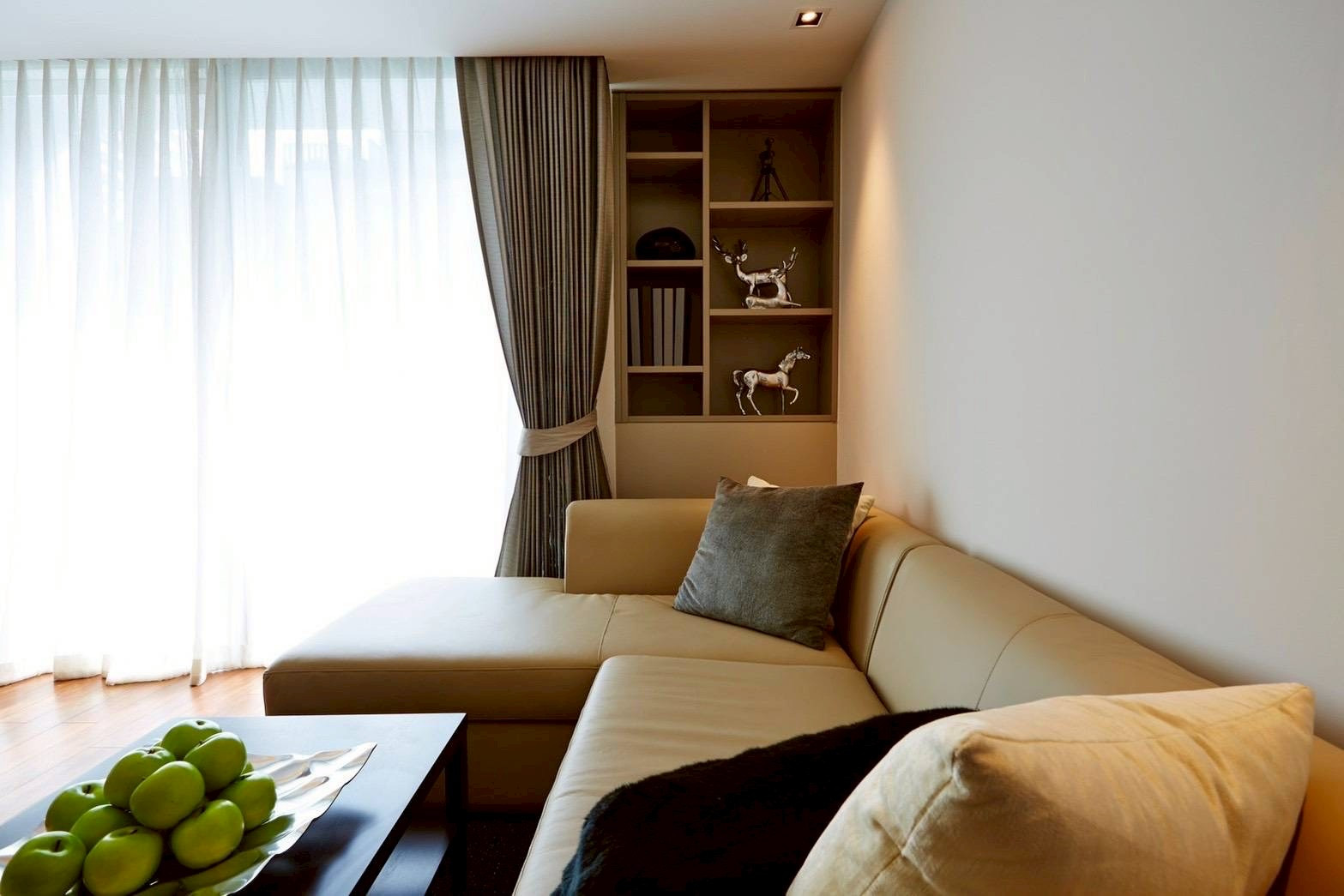 ให้เช่า คอนโด The Residence @61 ทองหล่อ ขนาด 52 ตร.ม. 1 ห้องนอน 1 ห้องน้ำ ตกแต่งครบ พร้อมแม่บ้าน 3 ครั้ง/สัปดาห์ ใกล้ BTS เอกมัย 60,000 บาท/เดือน – รูปที่ 3