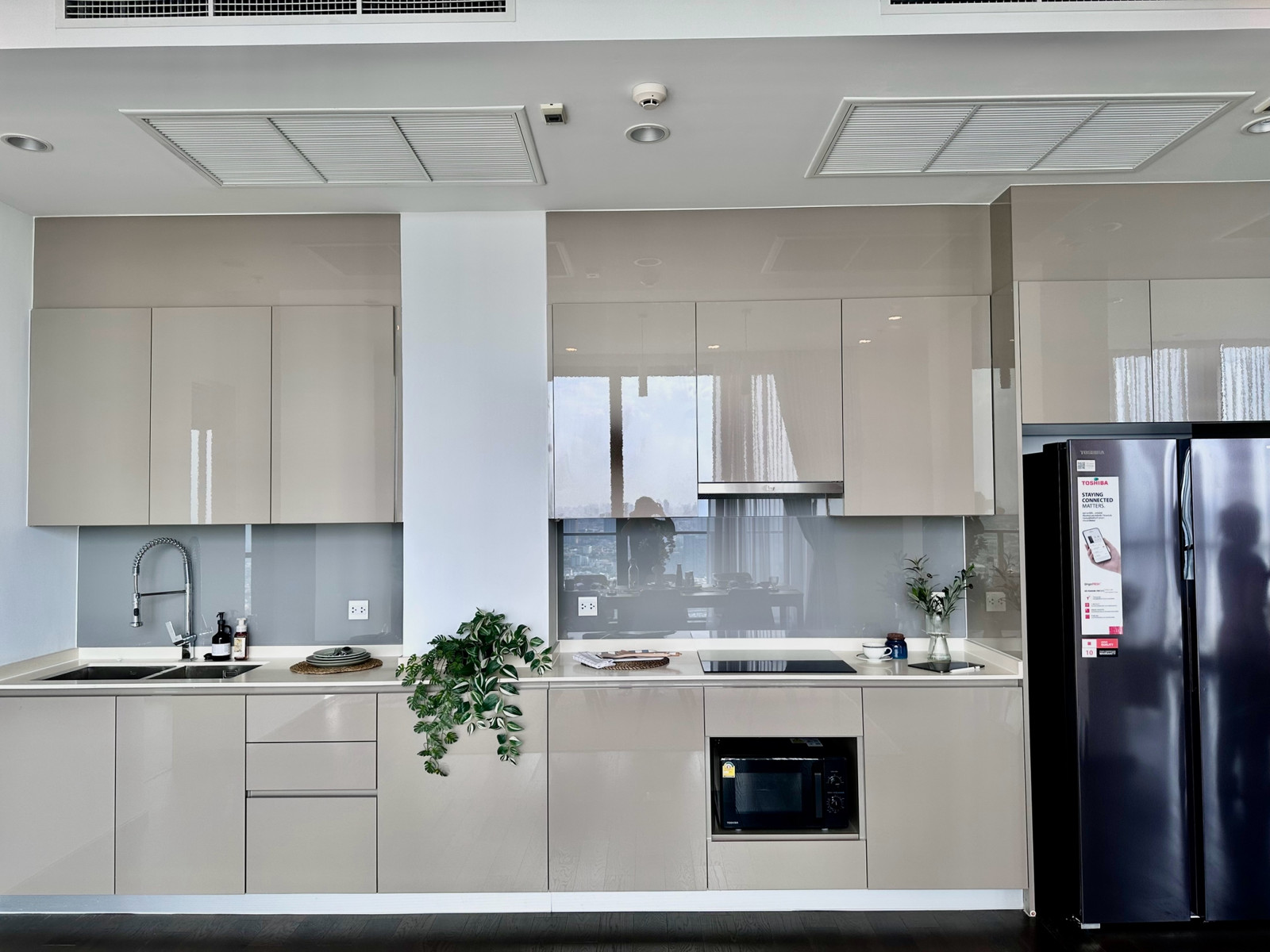 Whizdom Essence Sukhumvit 101 | Luxury 4-Bedroom Condo for Rent | 202 SQ.M. | High Floor & Ceilings | Near BTS Punnawithi & True Digital Park – รูปที่ 3