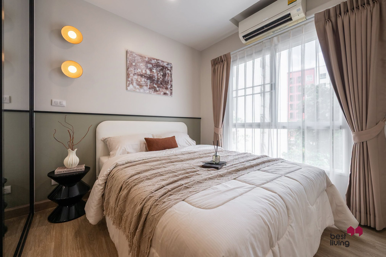 UNIO Charan 3 is ready to move in, there is a shuttle bus to the skytrain. UNIO Charan 3 is ready to move in, there is a shuttle bus to the skytrain.