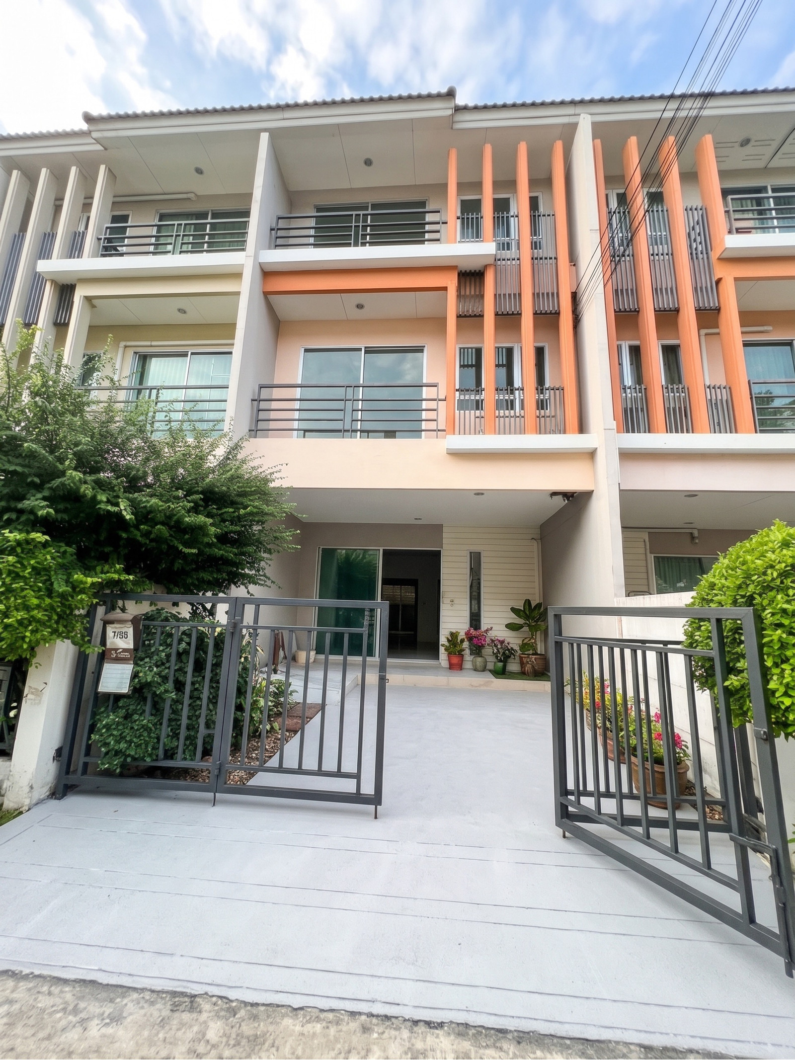 🔥 Townhome for Sale at Vista Park Rama 2 – 3-Storey Home in Rama 2