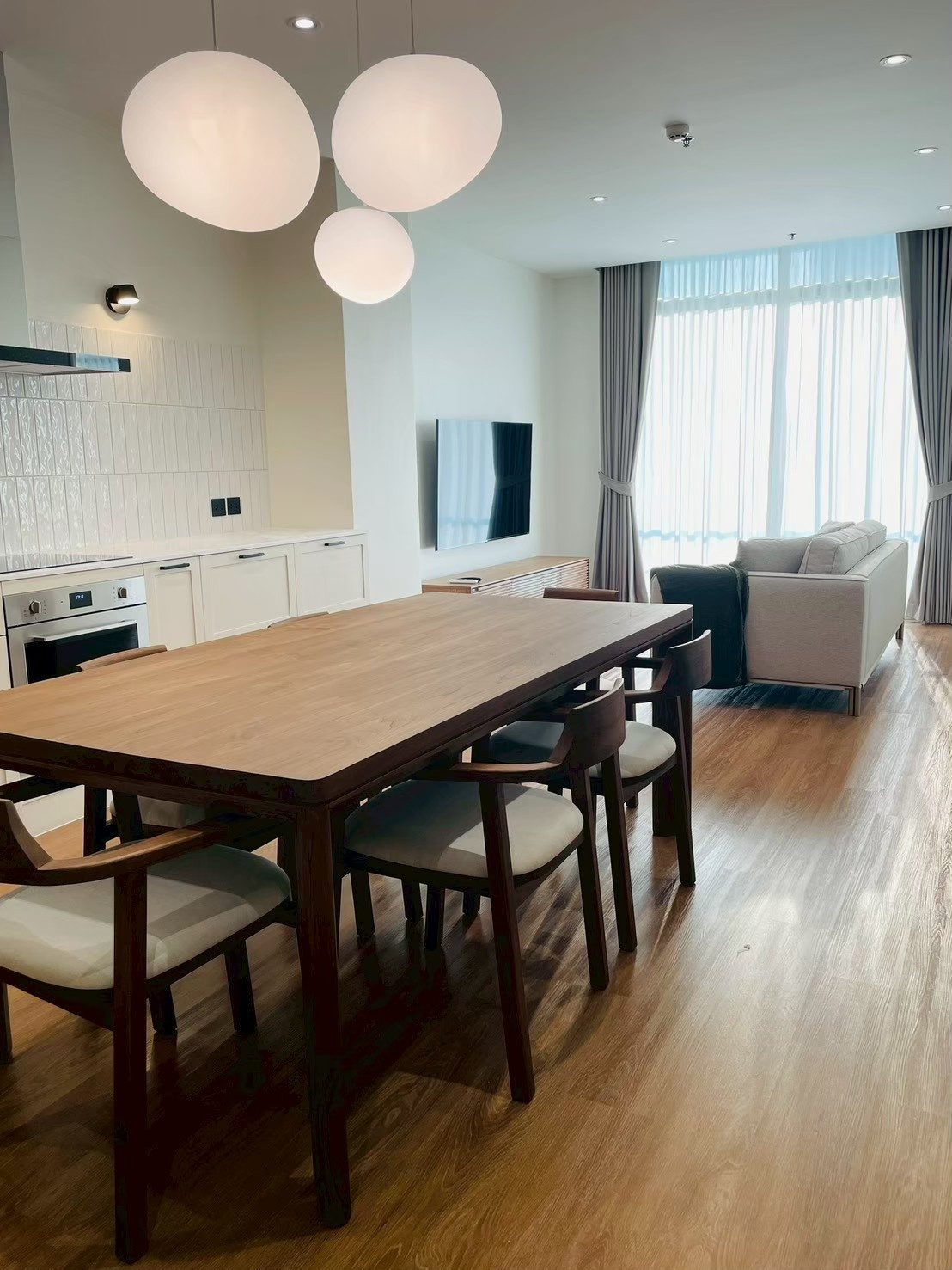 ขายพร้อมผู้เช่า ห้อง 2 ห้องนอน ปรับปรุงใหม่ คอนโด The Master Centrium Asoke–Sukhumvit