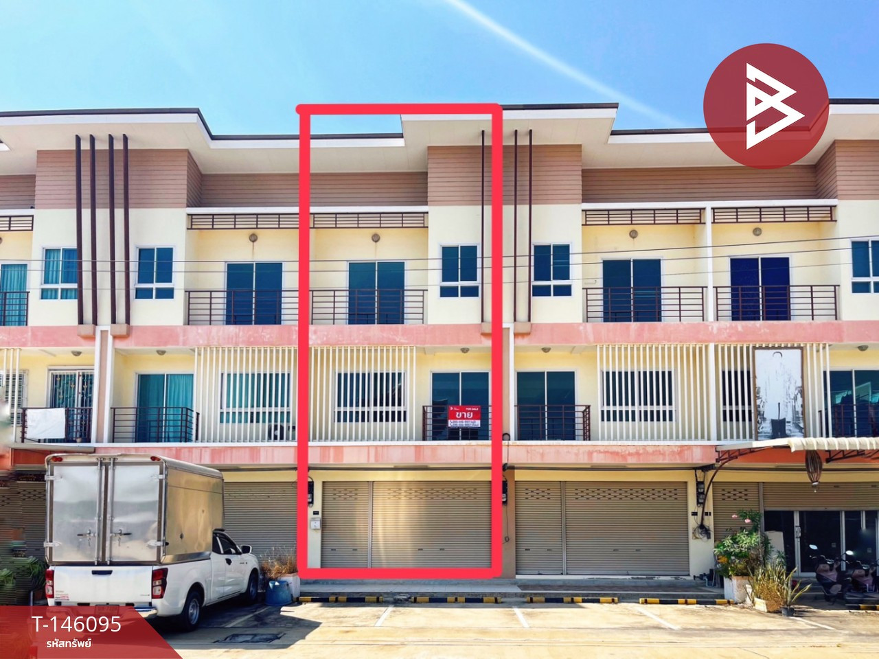 Commercial building for sale Ying Ruay Premier Village, Suphan Buri Province, trading location