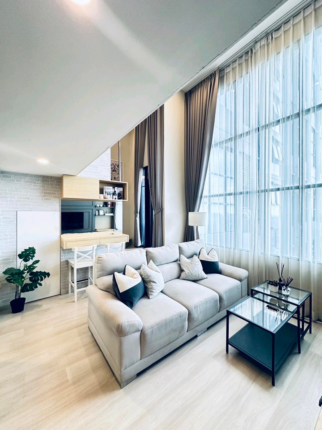 " DUPLEX 1BEDROOM ที่สวยงามในย่านสาทร " " DUPLEX 1BEDROOM ที่สวยงามในย่านสาทร "
