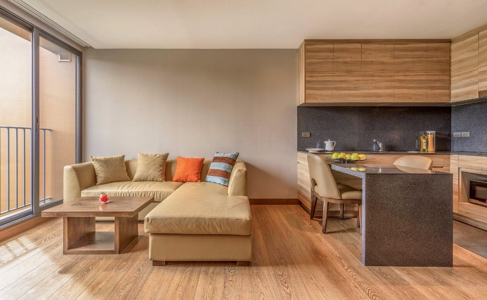 Condo for rent, Loft@61 Thonglor, size 48 sq m, 1 bedroom, 1 bathroom, with office room, fully furnished, with maid 3 times/week, near BTS Thonglor, 50,000 baht/month. Condo for rent, Loft@61 Thonglor, size 48 sq m, 1 bedroom, 1 bathroom, with office room, fully furnished, with maid 3 times/week, near BTS Thonglor, 50,000 baht/month.