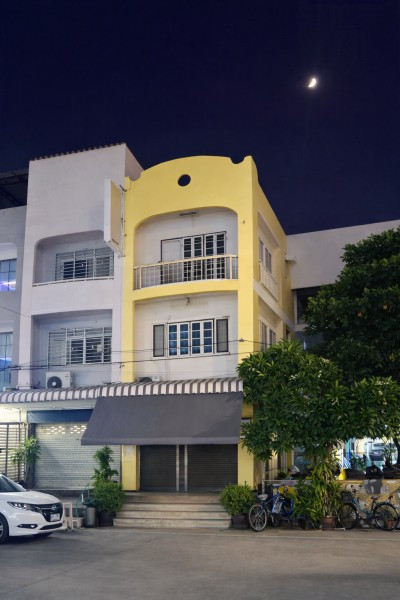 MRT Nomklao 180 m Ratphatthana For Rent 3 Storey Commercial Building Ramkhamhaeng Rd. 120-150 16 Sq