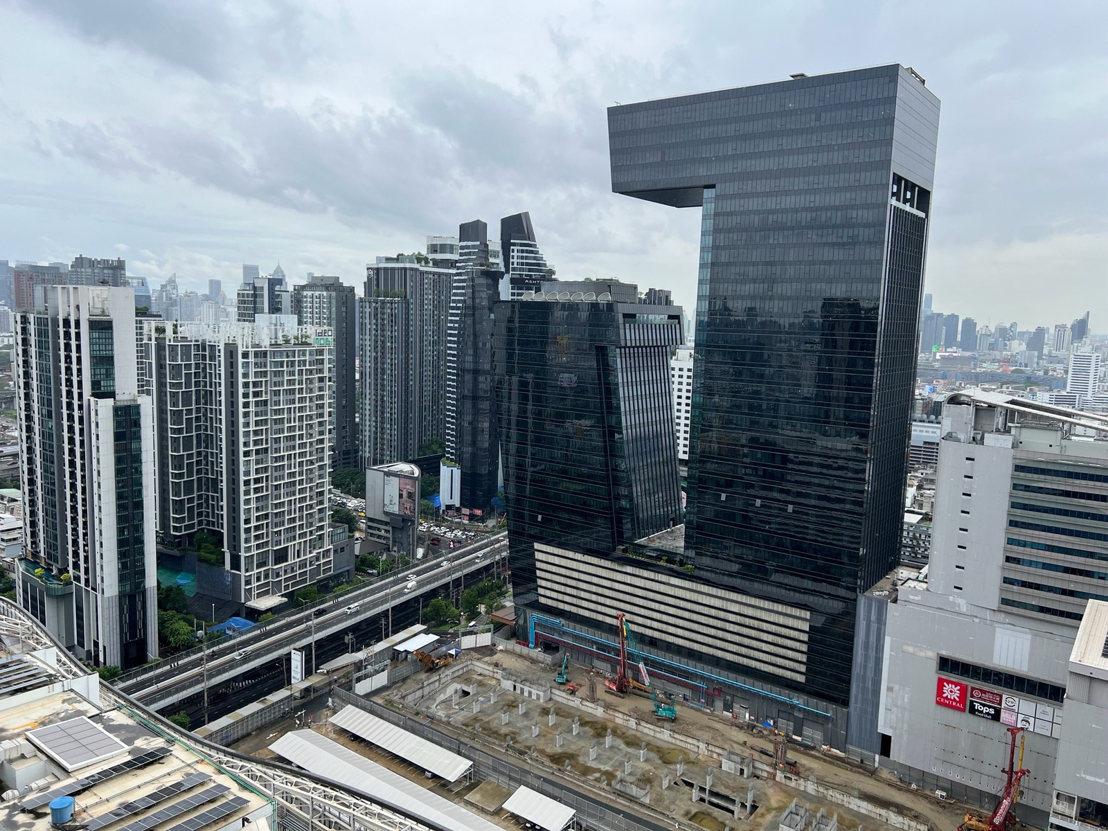 noble nue district r9 for rent 1bed 18,999 bath Have Clip room / Exclusive agentCo-Agent Welcom 0632717888 linephone whatapp wechat
