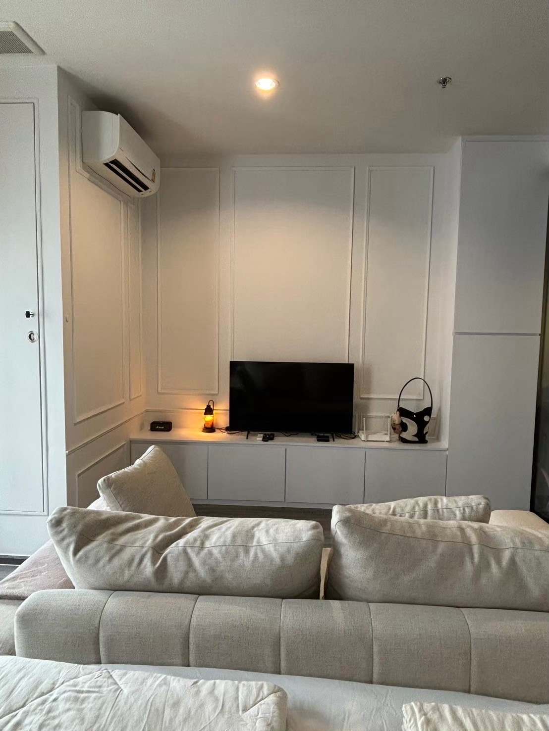For Sale / Rent | IDEO MOBI Rangnam | 35 sqm | High Floor | Near BTS Victory Monument For Sale / Rent | IDEO MOBI Rangnam | 35 sqm | High Floor | Near BTS Victory Monument