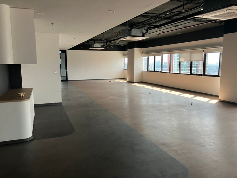 Sell!! Office Space, Sornchai Building