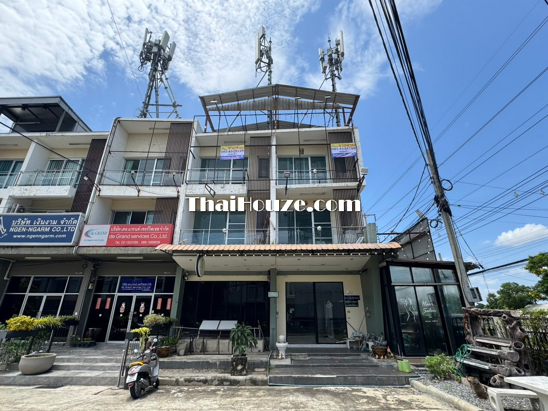 ขายอาคารพาณิชย์ 2 คูหา 3 ชั้น Setthasiri Chaengwattana-Prachachuen (หลังมุม) ขายอาคารพาณิชย์ 2 คูหา 3 ชั้น Setthasiri Chaengwattana-Prachachuen (หลังมุม)
