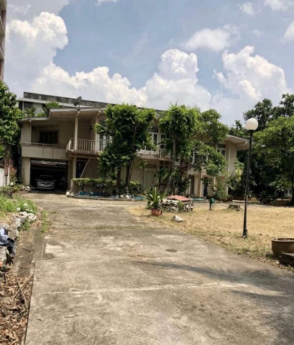 ที่ดินเปล่า บีทีเอส สนามเป้า / 306.2 ตร.วา (ขาย), Vacant land near BTS Sanam Pao station. / 306.2 Square Wa (FOR SALE) BNS200