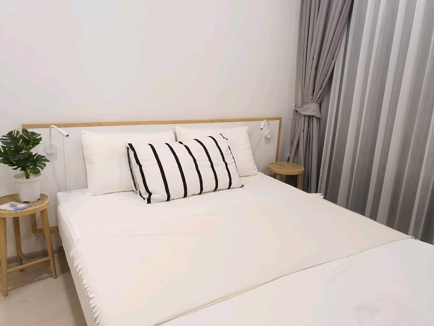 For rent, 2 bedrooms, beautifully decorated, Noble Ambience Sukhumvit 42, near BTS Ekkamai, Gateway Ekamai, Building A, size 42 sq m, 1st floor, private garden view, corner room, quiet. For rent, 2 bedrooms, beautifully decorated, Noble Ambience Sukhumvit 42, near BTS Ekkamai, Gateway Ekamai, Building A, size 42 sq m, 1st floor, private garden view, corner room, quiet.