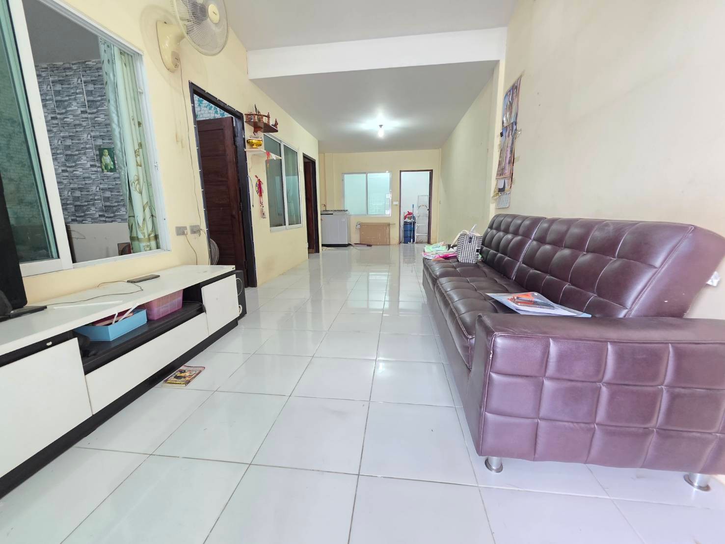 Own a Home in Pattaya for Only THB 1.39 Million! Don't miss this amazing opportunity! Townhouse for Sale – Rattanakorn 11 Village Takhian Tia Subdistrict, Bang Lamung District, Chonburi, Thailand