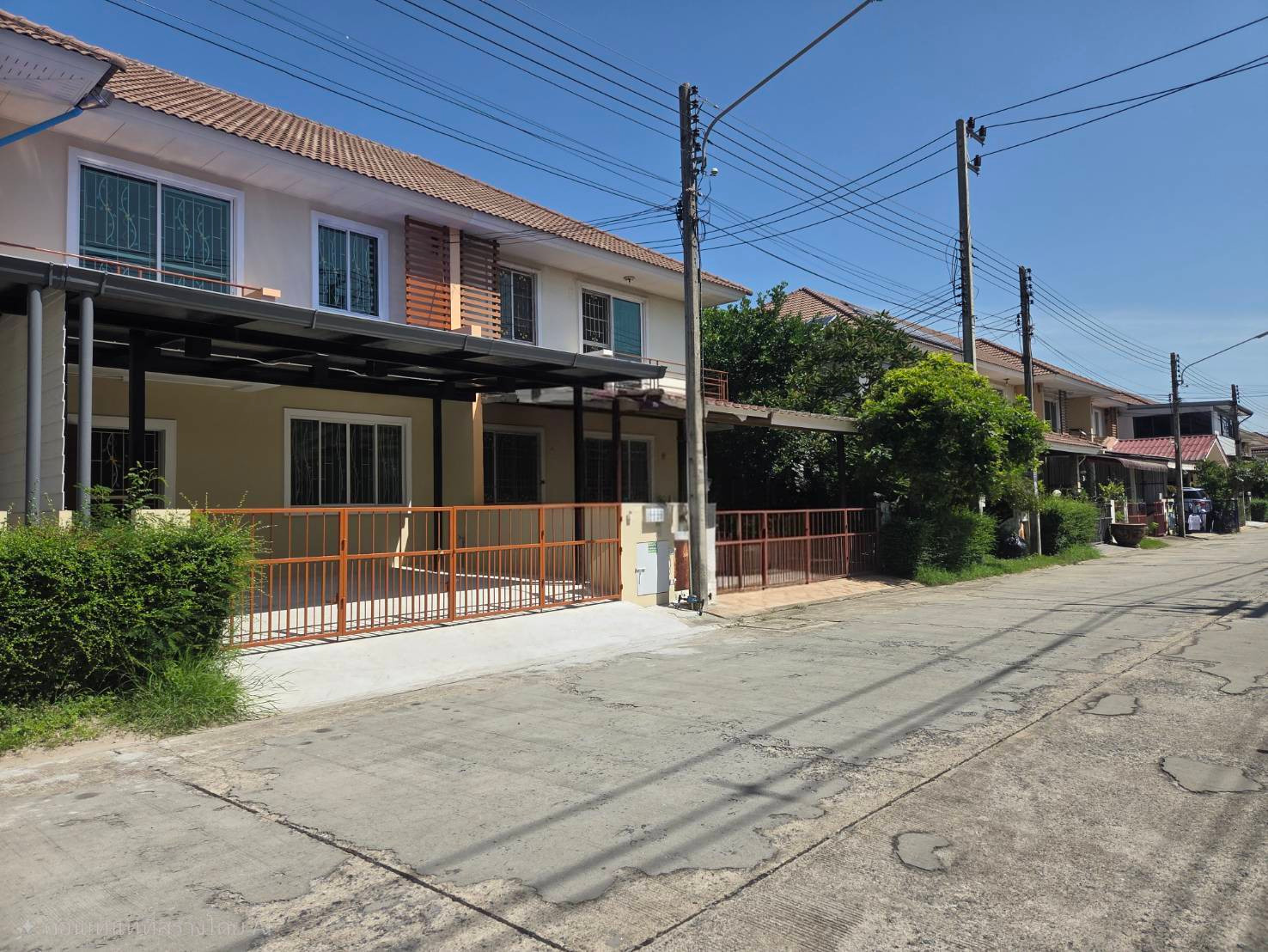 ขายทาวน์เฮ้าส์ศาลายา–พุทธมณฑล นครปฐม อาภากร 2 ใกล้มหิดล 2.5 ล้าน | รีโนเวทใหม่ 5 ห้องนอน 30.6 ตร.ว. – รูปที่ 2