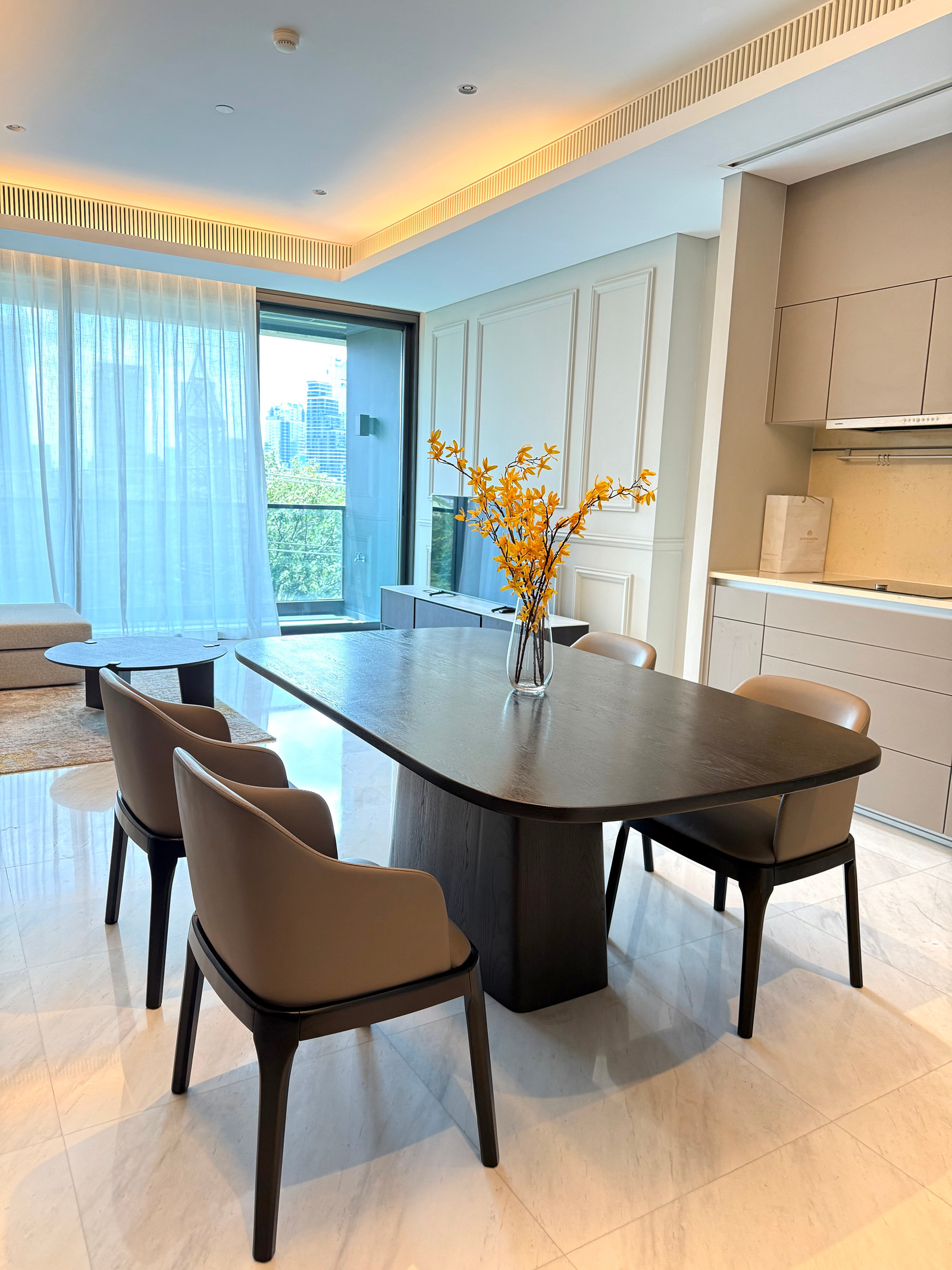 🔥For Rent+🔥 Sindhorn Tonson Beautiful Central Park View 1Bed1Bath ห้องสวยมากวิวสวนลุมเต็มๆ ต้นไม้สวยเขียวขจี วิวสวนทั้งห้องนอนห้องนั่งเล่น ห้องสวย เฟอร์นิเจอร์ครบพร้อมเข้าอยู่ได้ทันที – รูปที่ 3