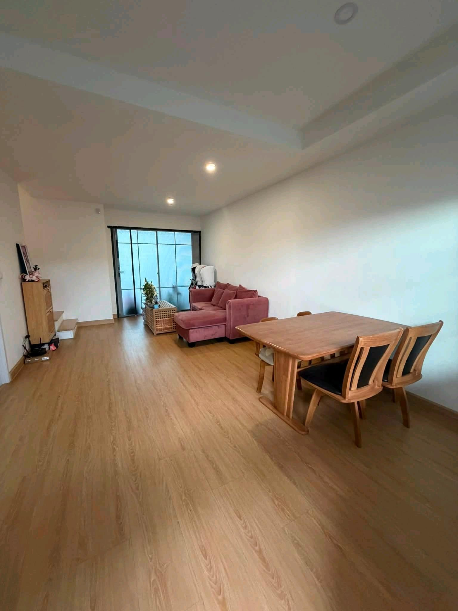 ✨ บ้านพร้อมอยู่ บรรยากาศร่มรื่น หลังเดียวในโครงการที่มีสวนหน้าบ้าน เดินทางสะดวก ใกล้สวนหลวง ร.9 เพียง 500 เมตร – รูปที่ 4