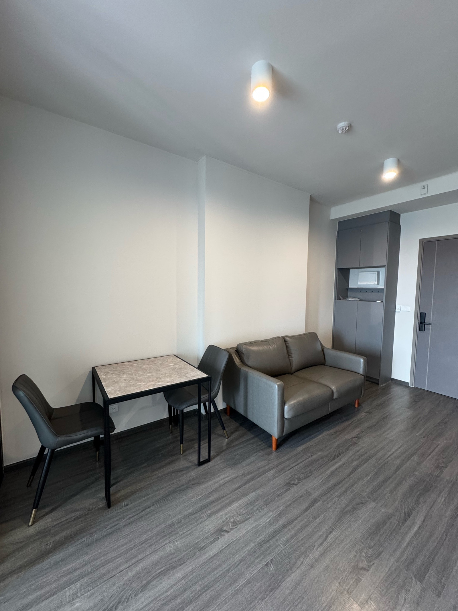 For Rent 2 bedroom Ideo Sukhumvit Rama 4, price 30,000 baht, ready to move in, contact 0869017364 For Rent 2 bedroom Ideo Sukhumvit Rama 4, price 30,000 baht, ready to move in, contact 0869017364