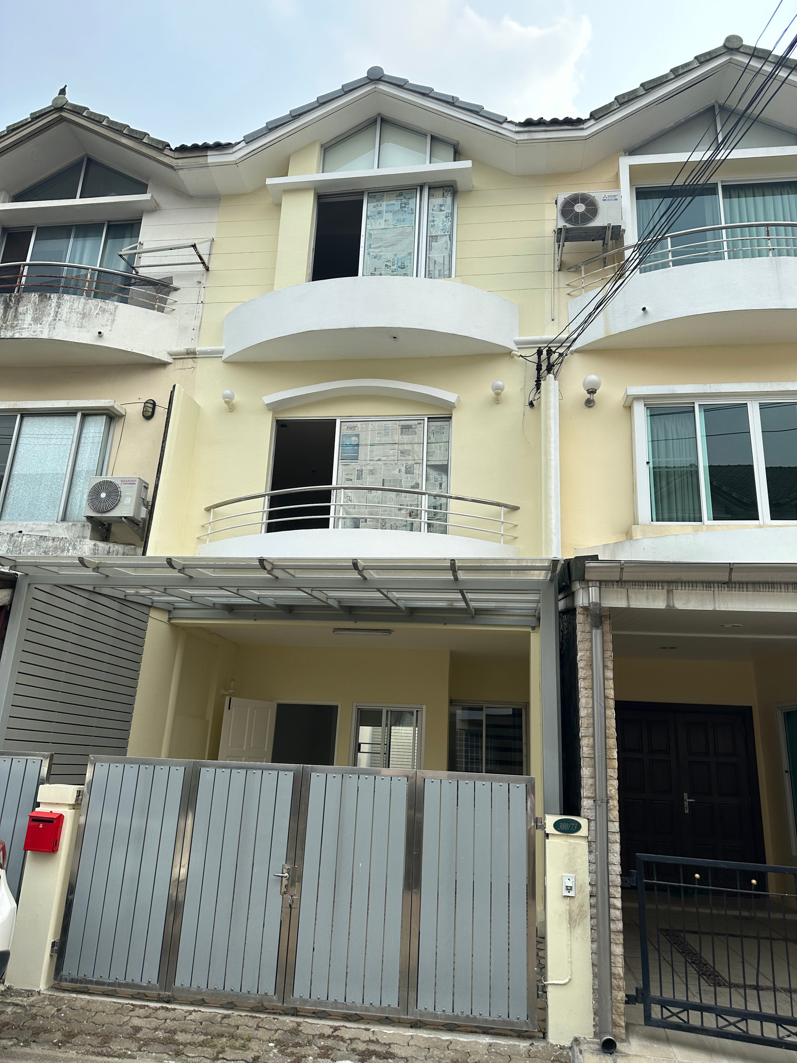 🔥ทาวน์เฮ้าส์ 3 ชั้น 4 ห้องนอน ใจกลางรัชดา รีโนเวทใหม่ทั้งหลัง หมู่บ้านศุภาลัยวิลล์  ตรงข้ามศาลอาญา – รูปที่ 2