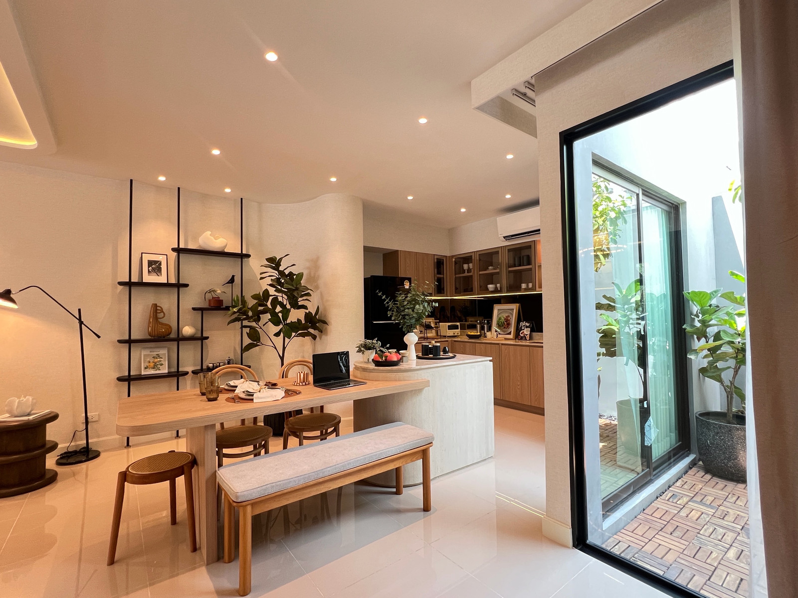 Project near international school, next to Mega Bangna, only 5 minutes at Pleno skv bangna 4 Project near international school, next to Mega Bangna, only 5 minutes at Pleno skv bangna 4