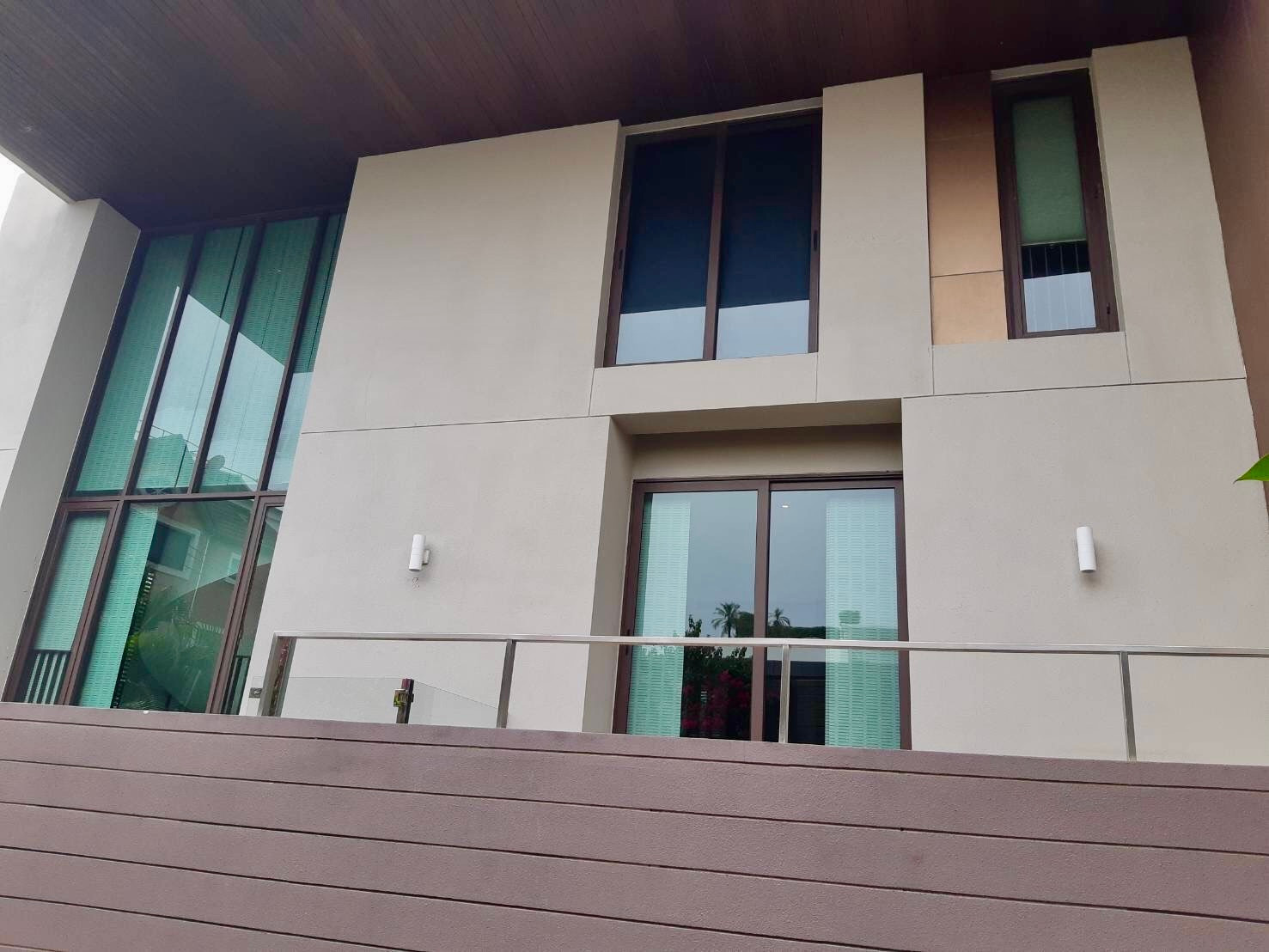 Baan Lux Sathorn: Sathorn soi 1 377sqm 3 storey 3bed 3.5bath with maidroom Sell: 32,000,000 Rent: 150,000/mth Am: 0656199198 Baan Lux Sathorn: Sathorn soi 1 377sqm 3 storey 3bed 3.5bath with maidroom Sell: 32,000,000 Rent: 150,000/mth Am: 0656199198