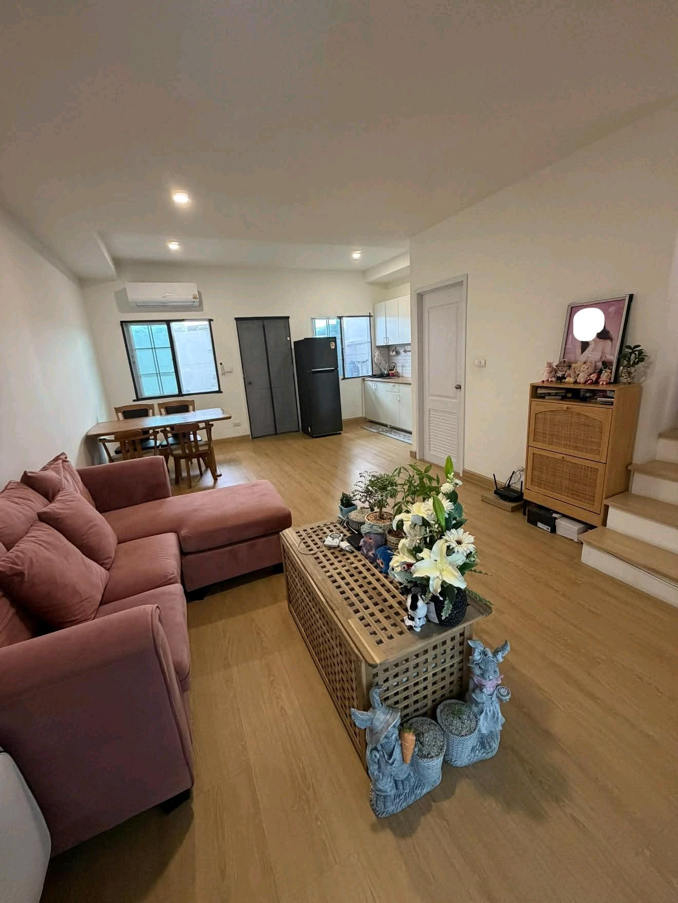 ✨ บ้านพร้อมอยู่ บรรยากาศร่มรื่น หลังเดียวในโครงการที่มีสวนหน้าบ้าน เดินทางสะดวก ใกล้สวนหลวง ร.9 เพียง 500 เมตร – รูปที่ 2