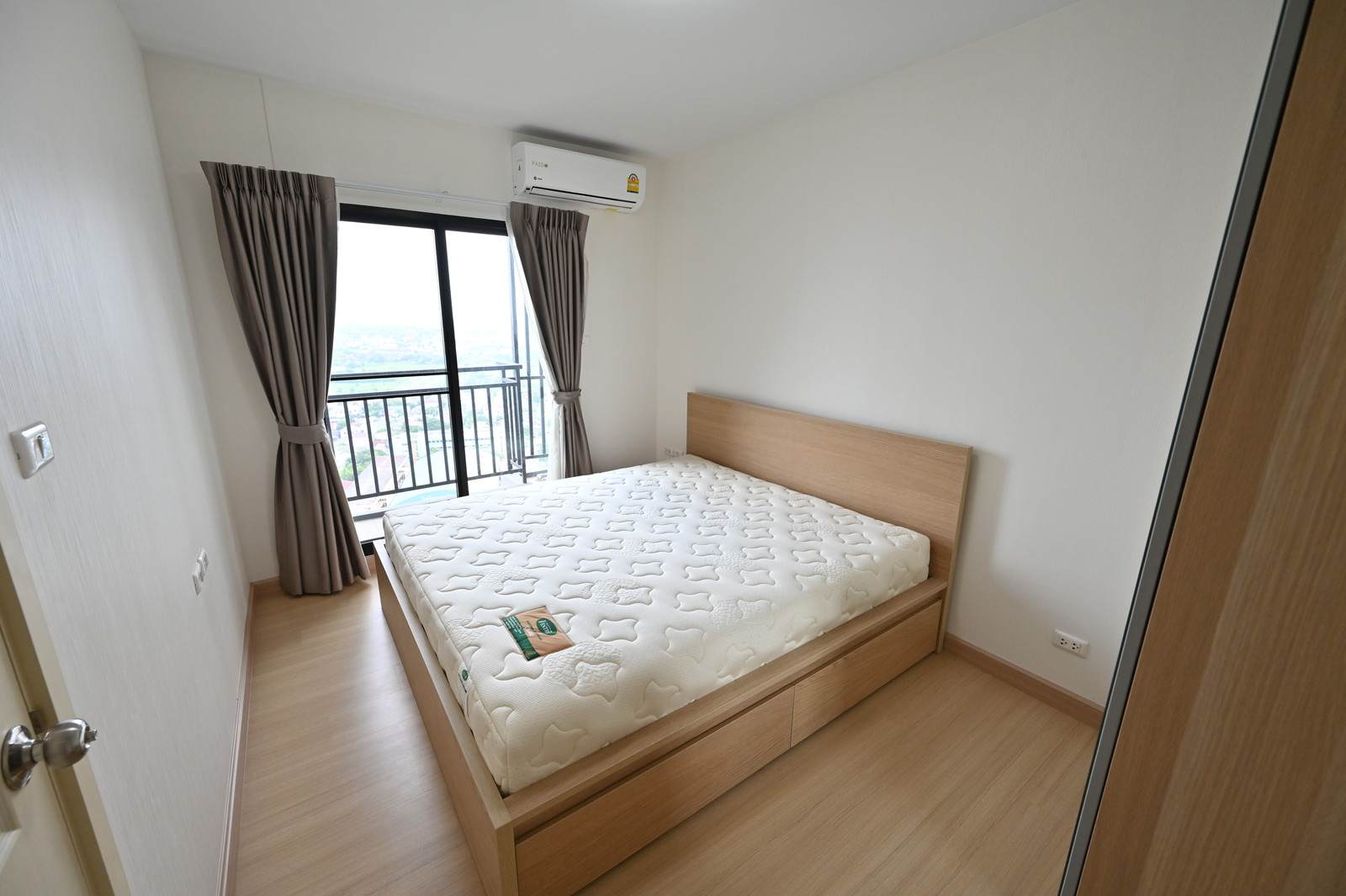 Announcement for rent (vacant room at the end of August 2026) Condo ready to move in, Supalai Loft @ Khae Rai Station, good location, next to the main road, near the Pink Line MRT station. Announcement for rent (vacant room at the end of August 2026) Condo ready to move in, Supalai Loft @ Khae Rai Station, good location, next to the main road, near the Pink Line MRT station.