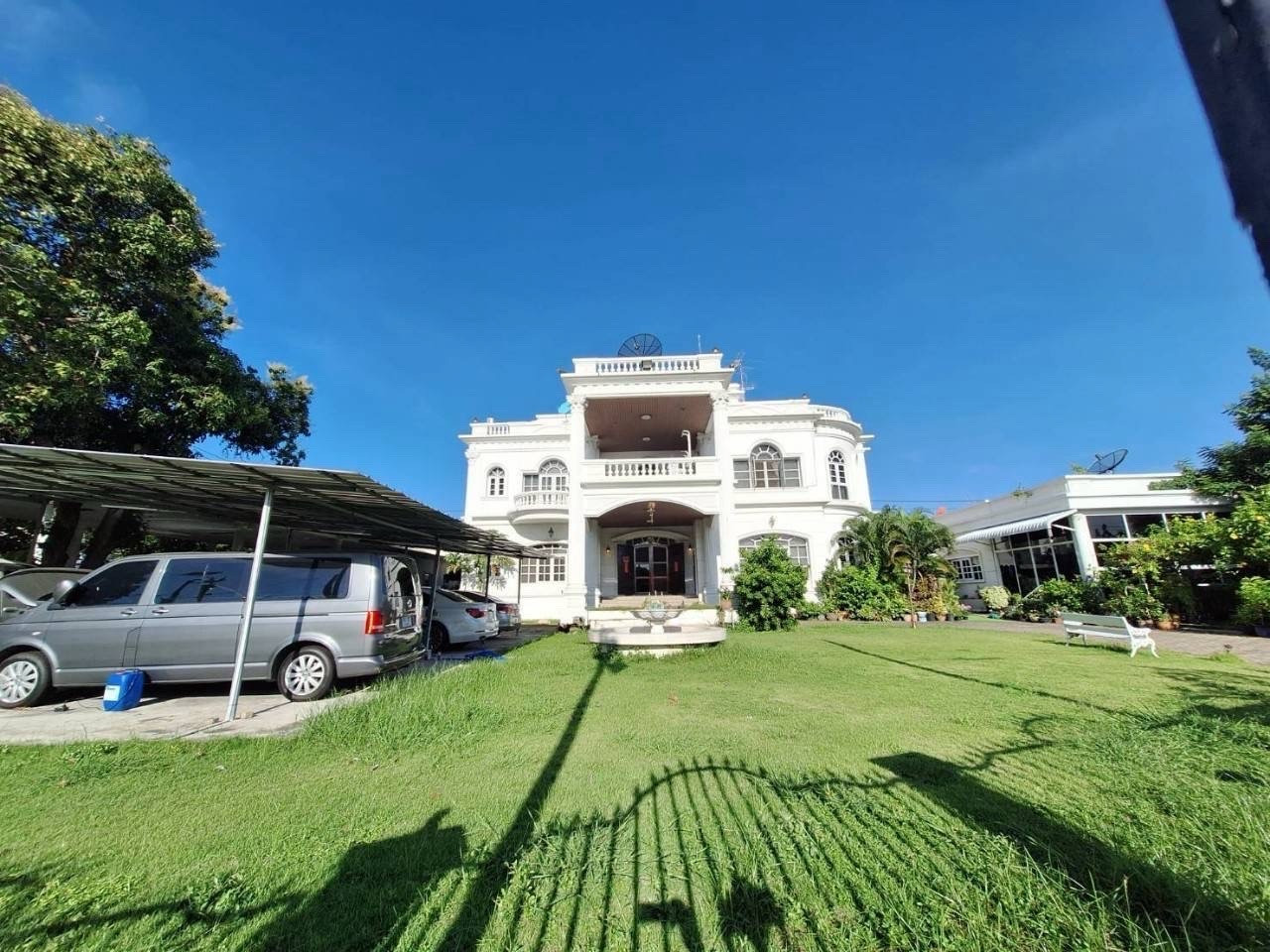 ขายคฤหาสน์โครงการกรีนเลค ใกล้สนามบินสุวรรณภูมิ เนื้อที่ 465 ตารางวา – รูปที่ 3