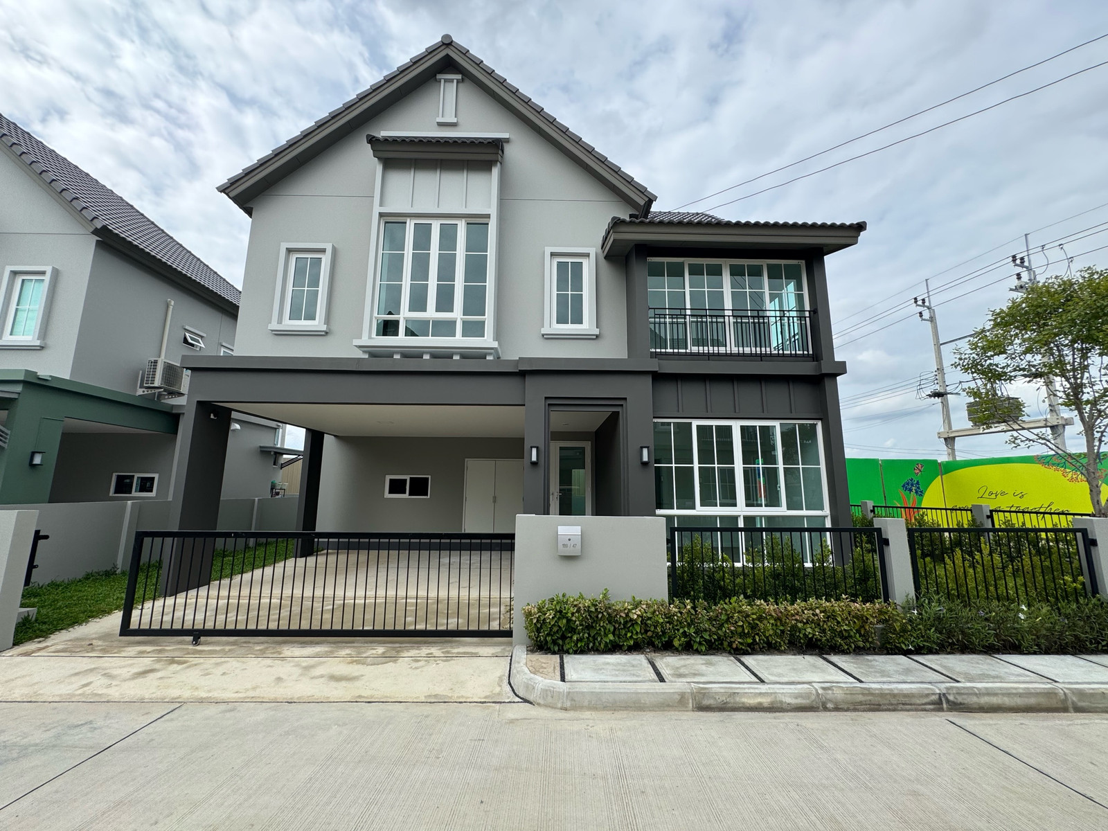 Urgent sale, Muguet house style, special price 🔥 8.59 million, Saransiri, Srinakarin, Phraeksa, contact 0869017364 Urgent sale, Muguet house style, special price 🔥 8.59 million, Saransiri, Srinakarin, Phraeksa, contact 0869017364