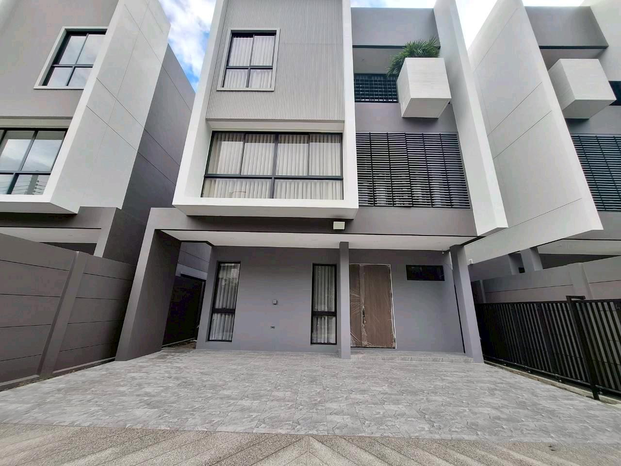 📣Single house for rent FEEL TOWN Lat Phrao 101🏡 near MRT Lat Phrao🚆 Premium material Fully furnished with furniture‼️✅️ 📣Single house for rent FEEL TOWN Lat Phrao 101🏡 near MRT Lat Phrao🚆 Premium material Fully furnished with furniture‼️✅️