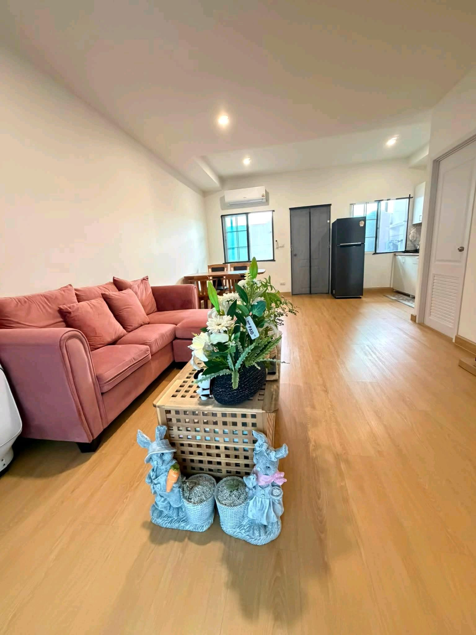 ✨ บ้านพร้อมอยู่ บรรยากาศร่มรื่น หลังเดียวในโครงการที่มีสวนหน้าบ้าน เดินทางสะดวก ใกล้สวนหลวง ร.9 เพียง 500 เมตร – รูปที่ 3